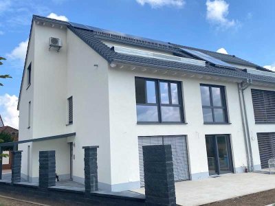 Erstbezug! KfW 40! Zwei Wohnetagen!