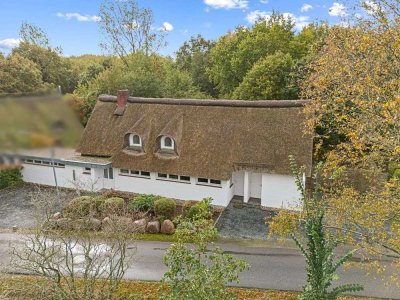 Zeitlos unter Reet | Drei charaktervolle Einheiten zwischen Tradition und Rendite |Vermietungslizenz