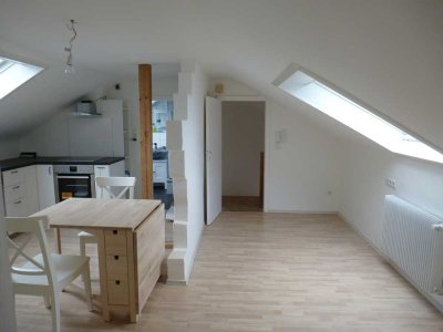 Exklusive möblierte 2-Zimmer-DG-Wohnung in Ditzingen