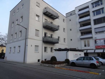 Helle, großzügige 2 1/2 Zimmer Wohnung