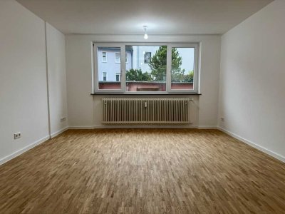 Erstbezug nach Renovierung / 3-Zimmer-EG-Wohnung / EBK + hochwertige Siemens Geräte / Balkon / Nuki
