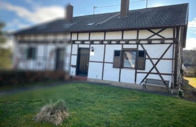 Fachwerkhaus auf großem Grundstück in Schiffweiler-OT