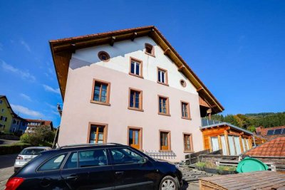 Attraktive Erdgeschosswohnung mit 3 separat nutzbaren Wohneinheiten – in Hasel