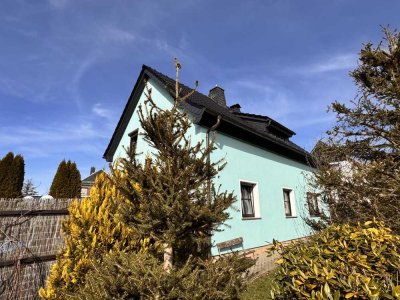 Charmantes, saniertes Einfamilienhaus mit Gartenidylle, Pool und Doppelgarage – ab 01.07.2025 frei