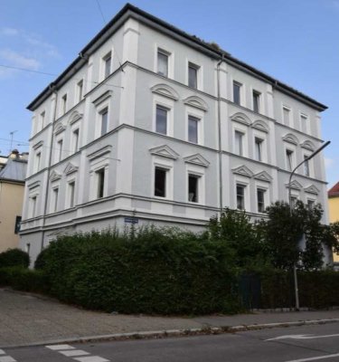 !! WG´s bevorzugt!! Helle 4-Zimmer Wohnung mit Balkon im 2. OG in Augsburg-Antonsviertel