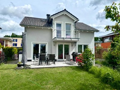 Freistehendes Einfamilienhaus mit Garten/ befristet bis 08/2029