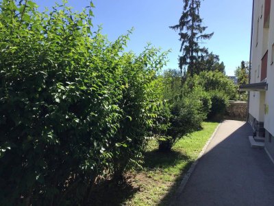 !! Schöne, helle 3-Zi-Wohnung – Kerensstraße – Eingerichtete Küche – Grünblick !!