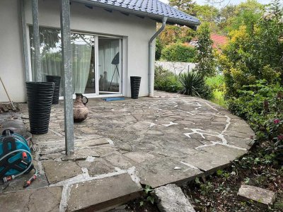Attraktive Erdgeschosswohnung mit großem Privatgarten in Köln-Rodenkirchen