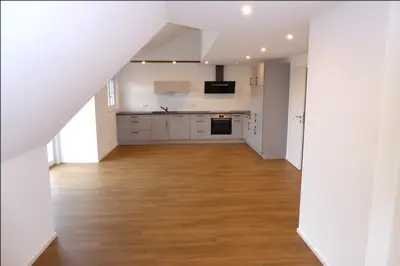 neuwertige 3,5-Raum-DG-Wohnung mit gehobener Innenausstattung mit EBK in Küssaberg