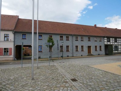 Vom Eigentümer: Denkmalgeschützter 4-Seitenhof mit üppigem Grundstück und eigenem Bachanteil