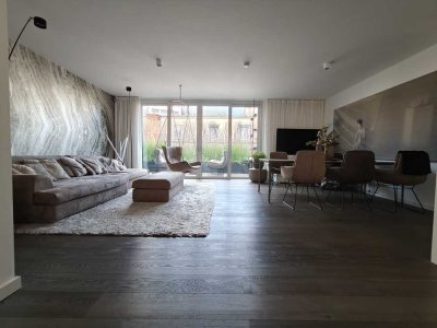 Stilvolle, zentrale 3-Zimmer-Wohnung mit Skylineblick & Designausstattung