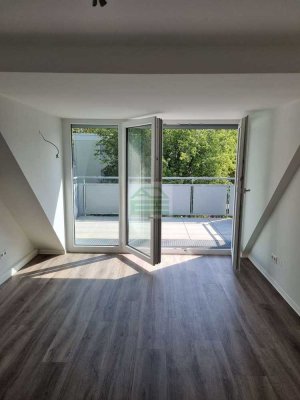 helle 3-Zimmer-Wohnung mit Balkon und Einbauküche in Oststadt ** Erstbezug nach Sanierung **