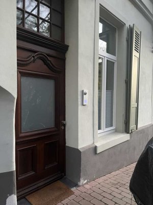 Charmante 2-Zimmer Maisonette-Altbau-Wohnung in Heidelbergs Weststadt
