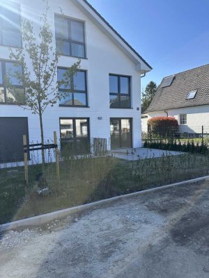 Erstbezug! Hochwertige Maisonette mit Garten in ruhiger Lage