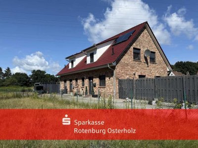 Jung und nachhaltig durchdacht: Haushälfte mit Wohlfühlfaktor