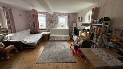 Idyllisches Bauernhaus mit Stallungen, großzügigem Grundstück und zeitgemäßem Wohnkomfort