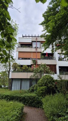 4,5-Zimmer-Wohnung in direkter Rheinlage