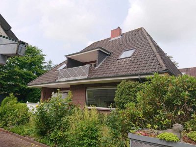 Freistehendes Einfamilienhaus mit Garten und Garage in ruhiger Lage