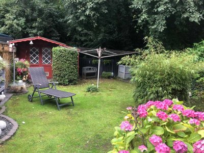 reserviert !!! Gepflegtes 2 Familienhaus mit Garage (Eckgrundstück), Terrasse sowie 2 Balkonen