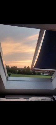 Wohnung über zwei Etagen mit Balkon und Blick ins Grüne