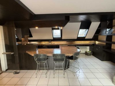 Exklusive möblierte 87 qm / 2,5-Zimmer Dachgeschosswohnung in Ulms Oststadt