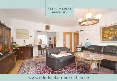 Gute Lage: Großzügiges Einfamilienhaus mit 5 Zimmern, Keller + Garage...