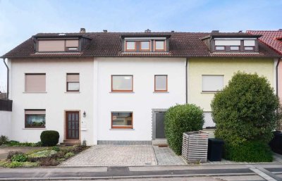 Attraktives RMH unterhalb des Scheuerbergs – 135m² flexible Wohnfläche - Balkon, Garten & 2 Stpl.