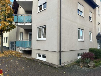 Provisionsfreie frisch sanierte Wohnung mit Balkon und Carport
