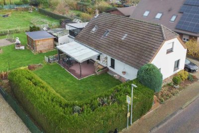 Schönes Bauernhaus mit großem Garten in top Lage von Menzelen-West