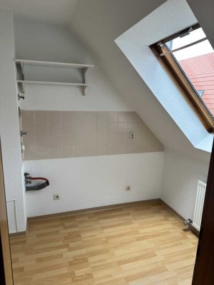 Geschmackvolle, sanierte 2,5-Raum-DG-Wohnung in Rastatt