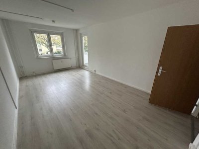 Geräumige 3-Zimmer-Erdgeschosswohnung mit Balkon!