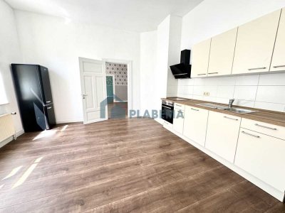 2-Zimmer-Wohnung mit besonderem Flair & neuer Einbauküche