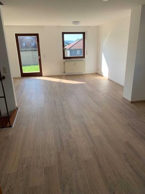 Doppelhaushälfte mit Terrasse und Garten !!!