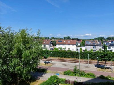 Attraktive 4-Zimmer Wohnung im 3. OG mit Balkon in Karlsruhe-Neureut