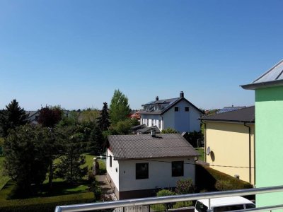 Wohnen in den Baumwipfeln – Singlewohnung mit großem Balkon!