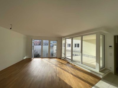 Helle 4 Zimmer Helle 4 Zimmer  Wohnung - Loggia mit Ausblick über ruhigen grünen Innenhof