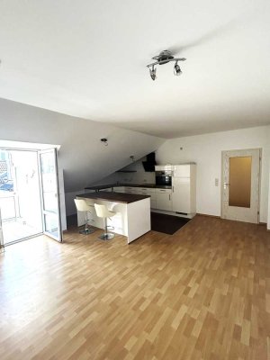 helle und gut geschnittene 2-Zimmer Wohnung zu verkaufen