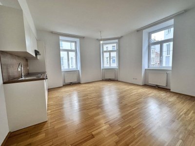 Charmante 53m² Altbauwohnung, 2 Zimmer, Einbauküche &amp; Lift für nur 289.000€