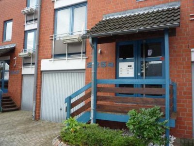 Moderne 2 Zi. Komfort-Whg., Balkon, Garage, EBK, Fussbodenhzg, Saunabenutzung