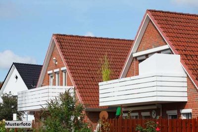 Einfamilienhaus und Lagergebäude