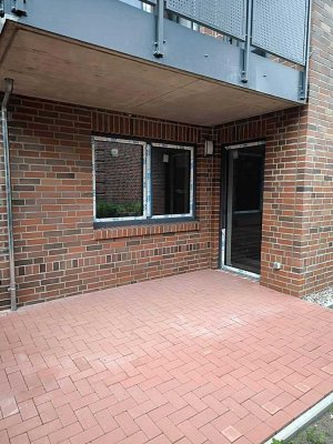 ERSTBEZUG/PROVISIONSFREI: Moderne 2-Raum-Wohnung mit Terrasse, Carport, in ruhiger Lage