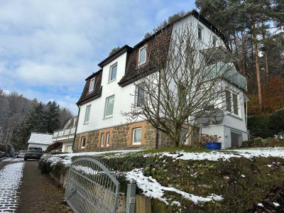 Ihr neues IMMOBILIEN QUARTIER: Villa mit 3 Whg. in Bestlage von Steinbergen direkt am Waldrand