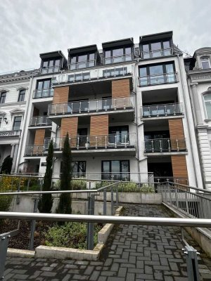 Exklusive Wohnung mit Tiefgarage, zwei Balkone am Osterdeich
