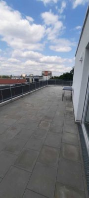 Vollmöbliertes Penthouse in studentischem Wohnen mit Dachterrasse und großem Kellerabteil!