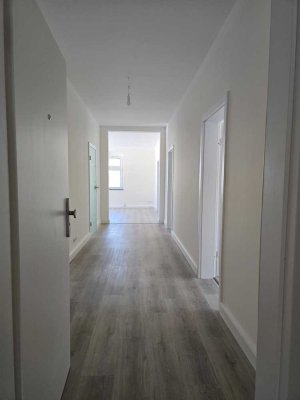 Erstbezug nach Sanierung: helle 5-Zimmer-Wohnung in Löbtau-Nord