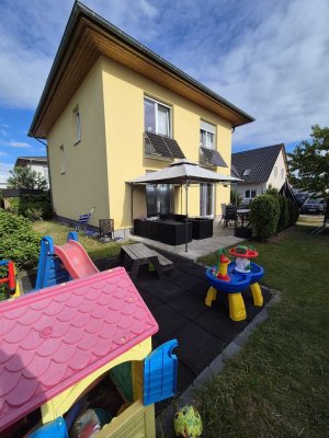 Schönes 4-Zimmer-Einfamilienhaus mit EBK und Garten in Berlin Mahlsdorf (Hellersdorf)