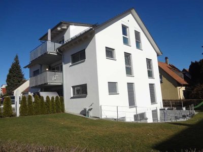 Moderne und helle 4,5 Zimmer Etagen-WHG mit EBK, Balkon & Garage  zu vermieten!