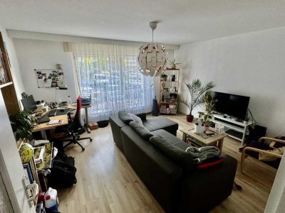 Geschmackvolle, gepflegte 2,5-Zimmer-Wohnung mit Balkon und Einbauküche in Karlsruhe