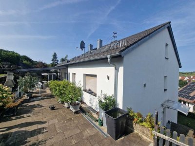 Tolles 3-Fam.-Haus mit traumhafter leerstehender Hauptwohnung