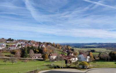 Ein charmantes kleines Bauernhaus mit reichlichen Ausbaureserven wartet auf kreative Menschen!